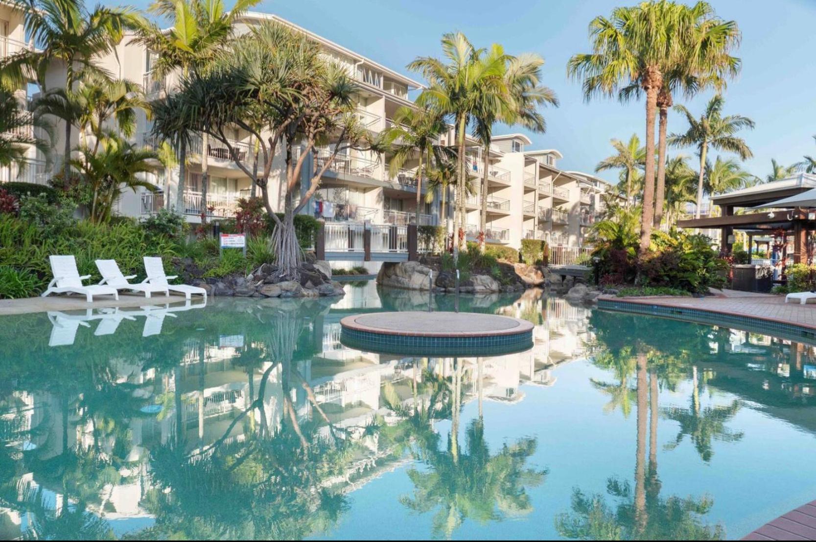 Ocean View - Alexandra Headlands Beachfront Unit Екстер'єр фото
